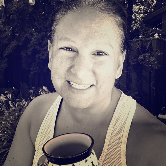 Meet Your Posher Jen! - Picture 2 of 4